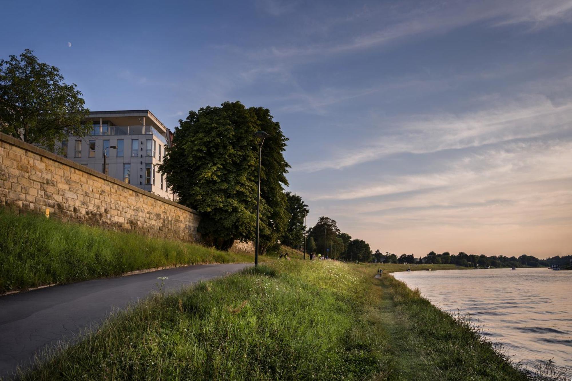 Riverside Aparthotel Cracow Krakau Exterior foto